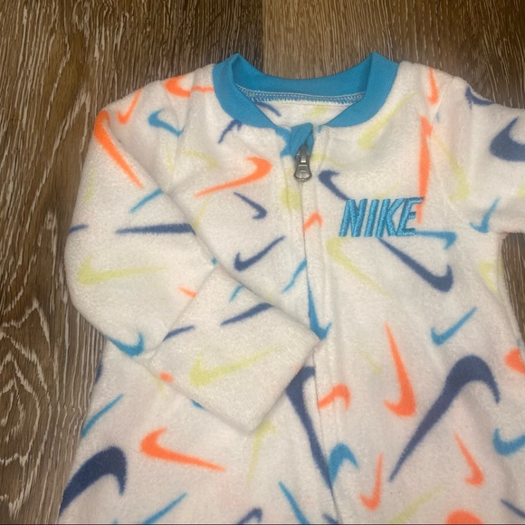 Baby Unisex Multicolored White Nike Microfleece Footed Full Zip Up Onsie Outfit! - Picture 2 of 2